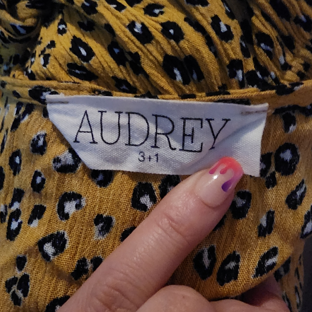 Audrey 3+1 Leopard Print Romper Size Small (No Size Tags measures as Small) - Picture 3 of 3